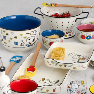 Lenox Chef Snoopy Rectangular Baker, stoneware (view 3)