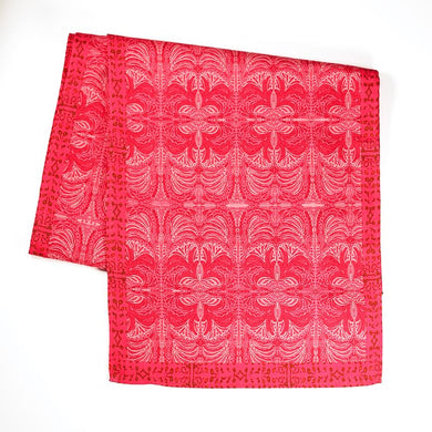 Elegant Nadya Berry Table Runner