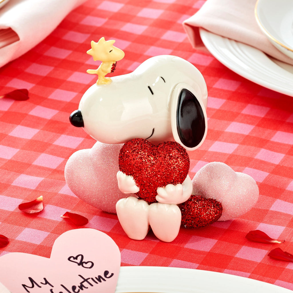 Lenox Snoopy Love Figurine, porcelain (view 3)