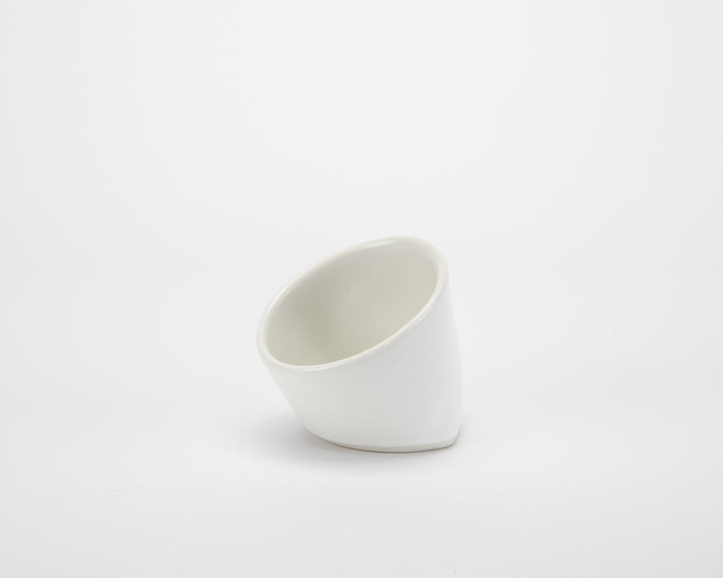 HAAND Salt Pinch – Handcrafted Porcelain Salt Cellar