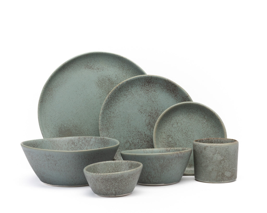 HAAND Hestia 7-Piece Dinner Setting – Handcrafted Porcelain Dinnerware Set