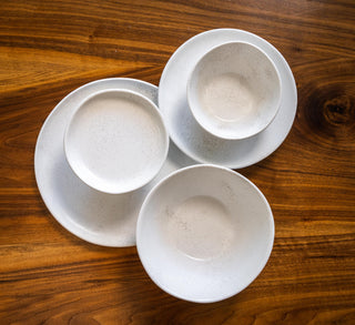 HAAND Hestia 7-Piece Dinner Setting – Handcrafted Porcelain Dinnerware Set