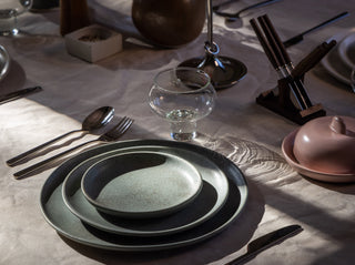 HAAND Hestia 5-Piece Dinner Setting – Handcrafted Porcelain Dinnerware Set