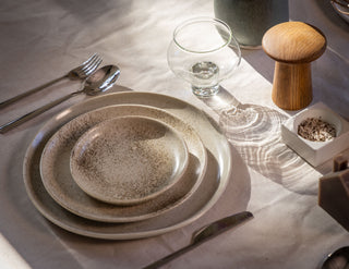 HAAND Hestia 5-Piece Dinner Setting – Handcrafted Porcelain Dinnerware Set