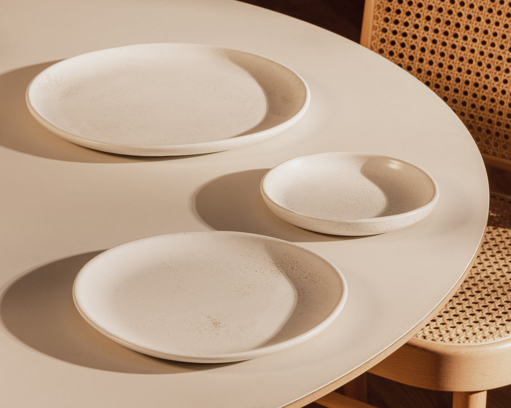 HAAND Hestia 5-Piece Dinner Setting – Handcrafted Porcelain Dinnerware Set