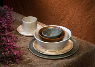 HAAND Hestia 7-Piece Dinner Setting – Handcrafted Porcelain Dinnerware Set