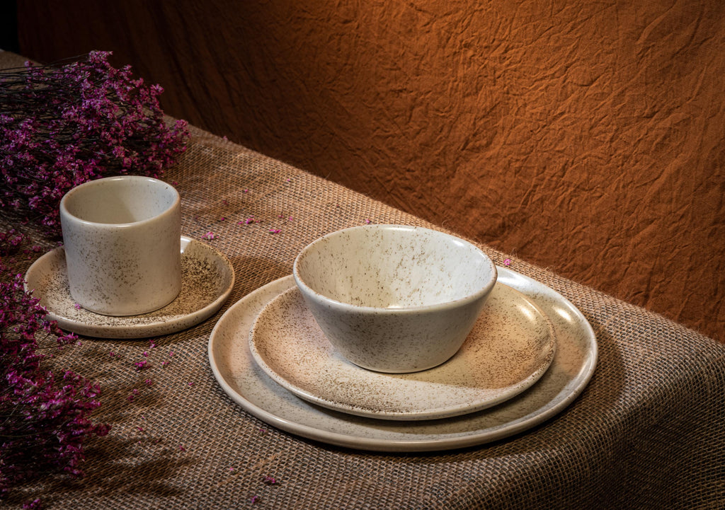 HAAND Hestia 5-Piece Dinner Setting – Handcrafted Porcelain Dinnerware Set