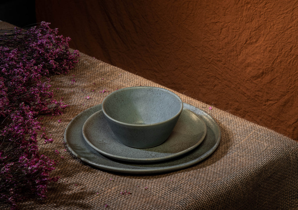 HAAND Hestia 3-Piece Dinner Setting – Handcrafted Porcelain Place Setting