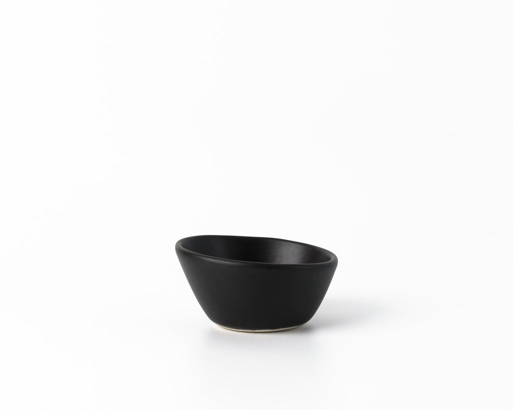 HAAND Ripple 7-Piece Dinner Setting – Handcrafted Porcelain Dinnerware Set