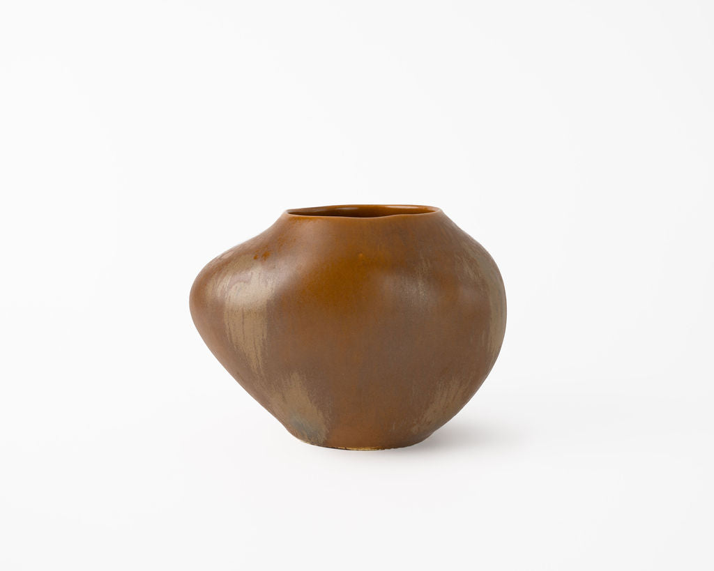 HAAND Large Pebble Vase – Handcrafted Porcelain Floral Vase