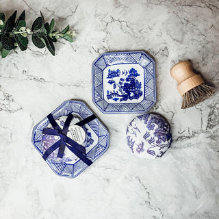 Chinoiserie Soap & Porcelain Dish Set – Blue Willow Sandalwood Gift Set