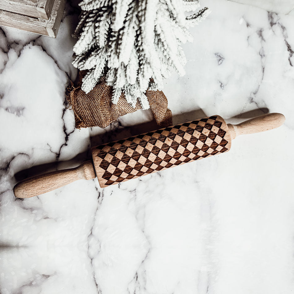 Courtly Checkered & Diamond Embossed Rolling Pin – Decorative Cookie Rolling Pin