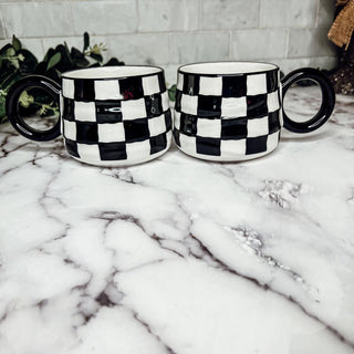 Retro Black & White Checkered Ceramic Mug – Vintage Gingham Coffee Mug (13.5 oz)