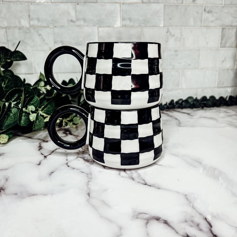 Retro Black & White Checkered Ceramic Mug – Vintage Gingham Coffee Mug (13.5 oz)