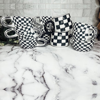 Retro Black & White Checkered Ceramic Mug – Vintage Gingham Coffee Mug (13.5 oz)