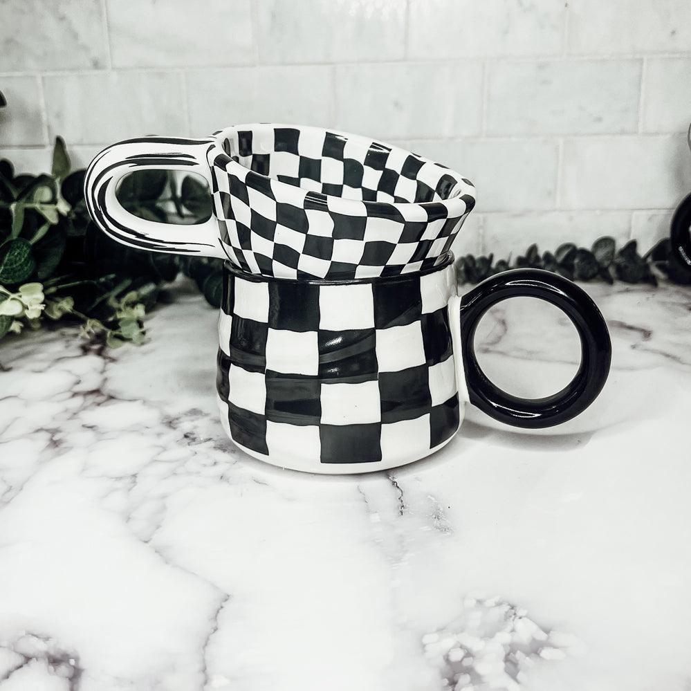 Retro Black & White Checkered Ceramic Mug – Vintage Gingham Coffee Mug (13.5 oz)