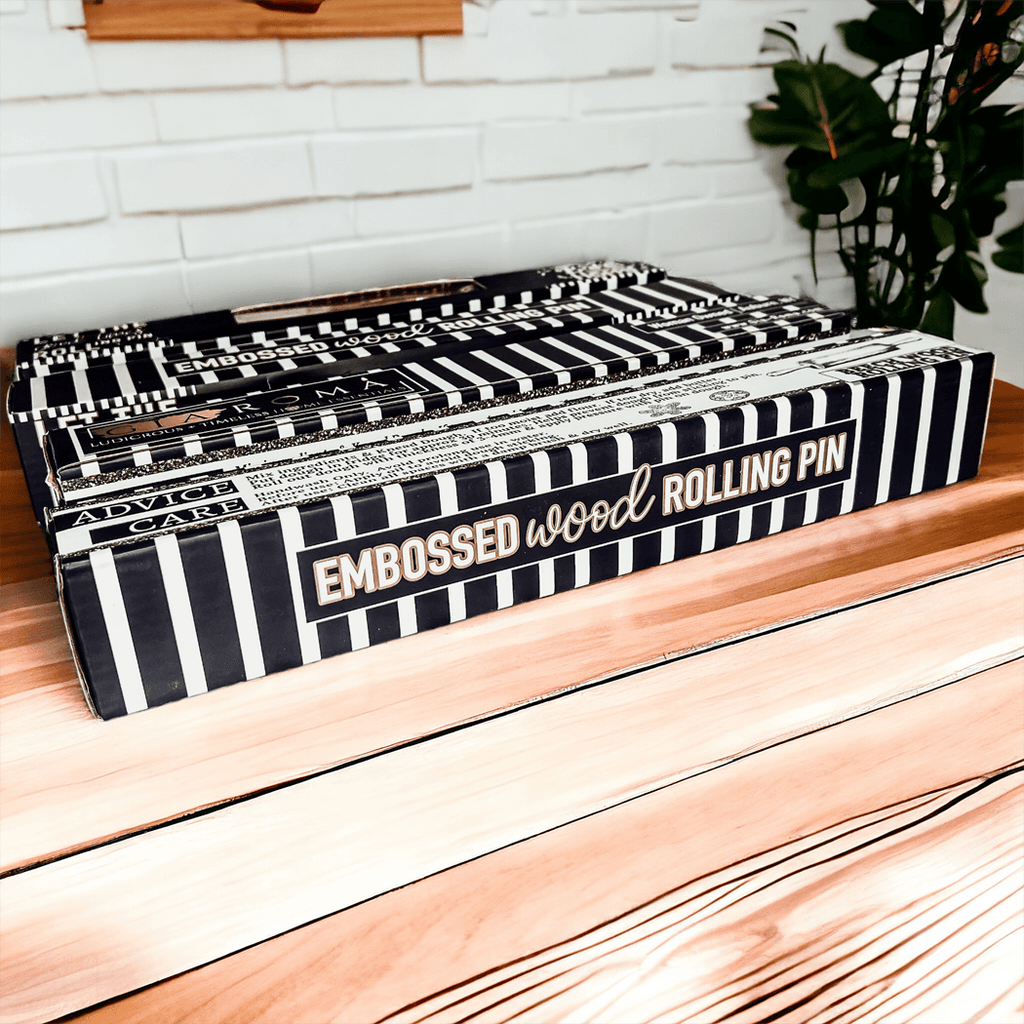 Embossed Rolling Pin Gift Set – Patterned Rolling Pin with Cookie Cutters (Box Style)