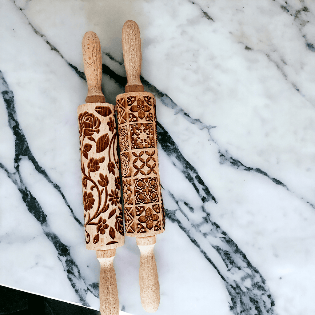 Embossed Rolling Pin Gift Set – Patterned Rolling Pin with Cookie Cutters (Box Style)