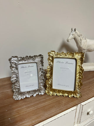 Elegant Leaf-Border Decorative Photo Frame