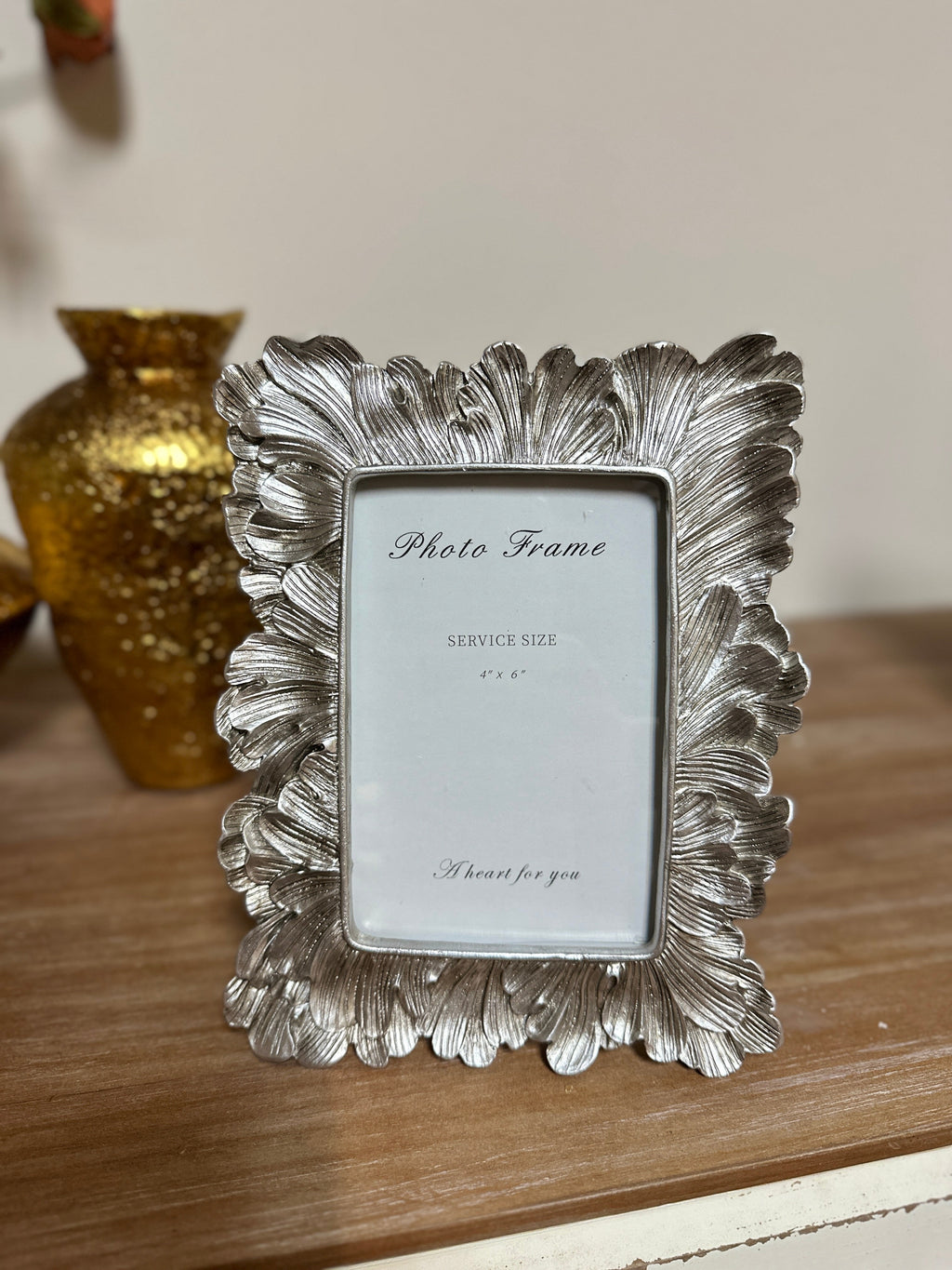 Elegant Leaf-Border Decorative Photo Frame