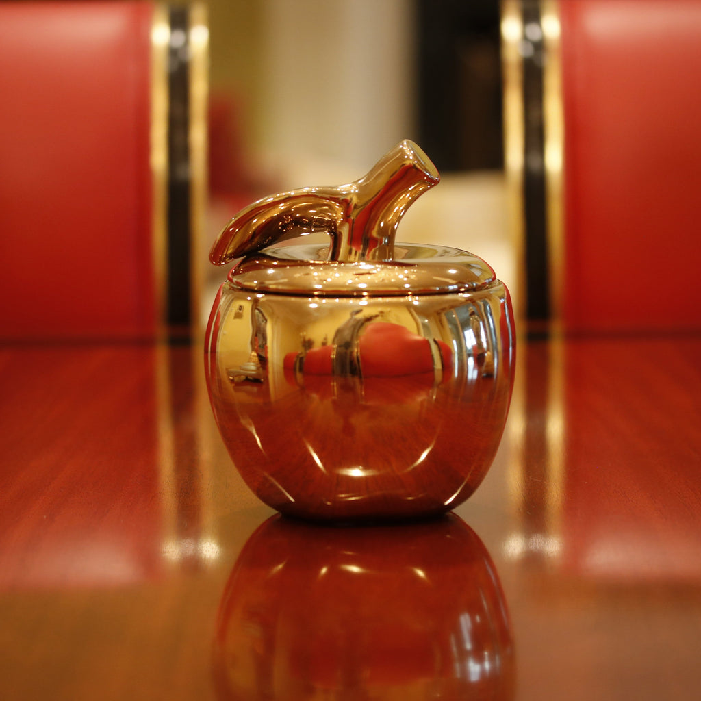 Gold Malus Apple Candle – Luxury Apple Fragrance Candle in Gold Finish
