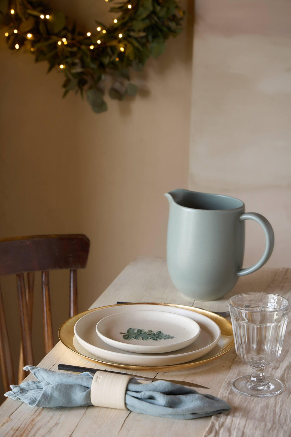 COSTA NOVA Camilla Glass Band Footed Plate – Elegant Glassware for Stylish Table Settings