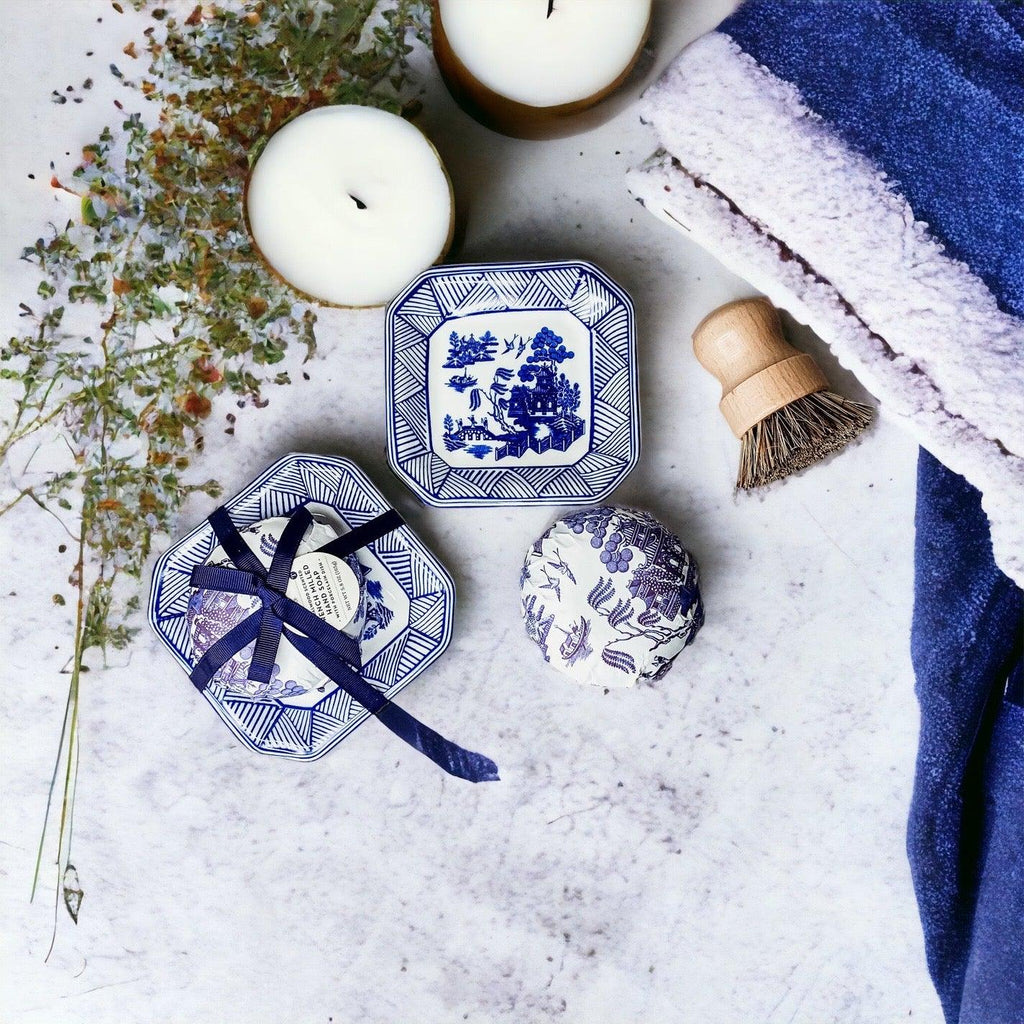 Chinoiserie Soap & Porcelain Dish Set – Blue Willow Sandalwood Gift Set