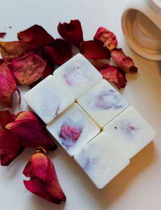 Rose Petal Wax Melter Gift Set | Ceramic Melter + 4oz Soy Wax Melts + Tealight Candle