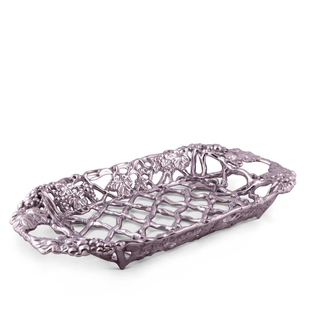 Sculpted Grape Pyrex Holder 3-Qt | Timeless Table Elegance