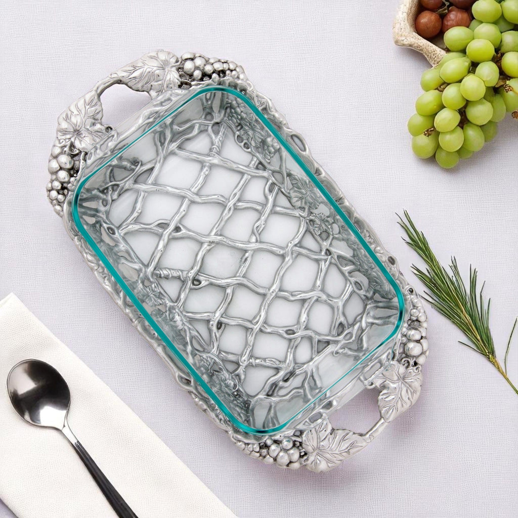 Sculpted Grape Pyrex Holder 3-Qt | Timeless Table Elegance