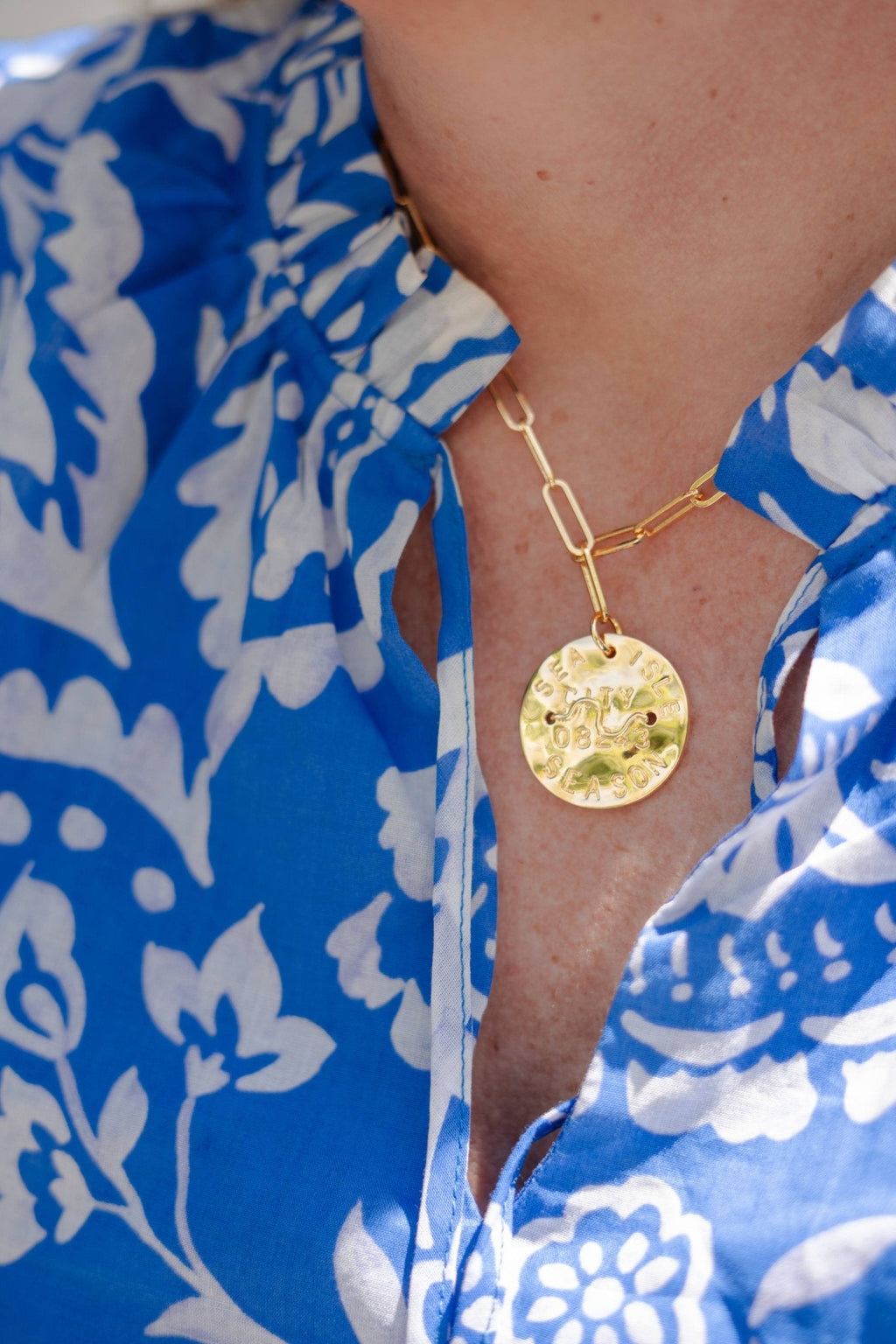 Beach Tag Charm Necklace – 18k Gold Plated