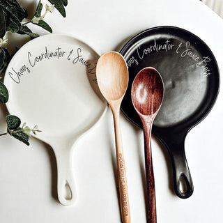 Chaos & Sauce Boss Spoon Rest with Wooden Spoon – Funny Porcelain Kitchen Gift