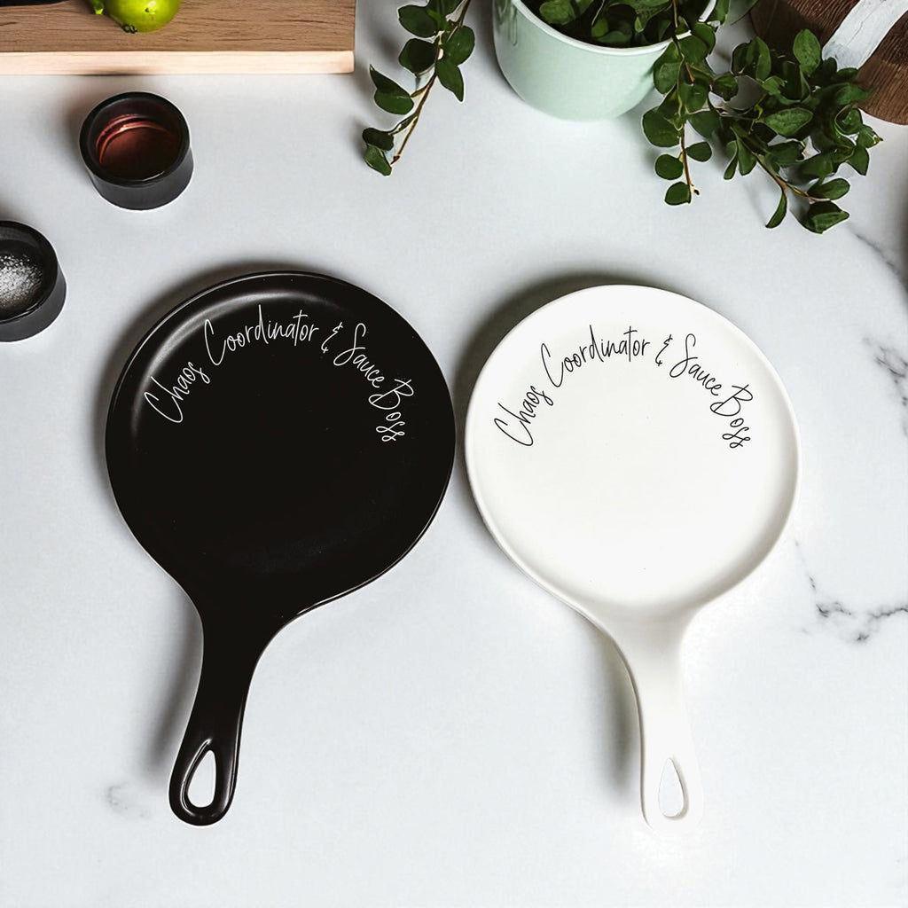 Chaos & Sauce Boss Spoon Rest with Wooden Spoon – Funny Porcelain Kitchen Gift