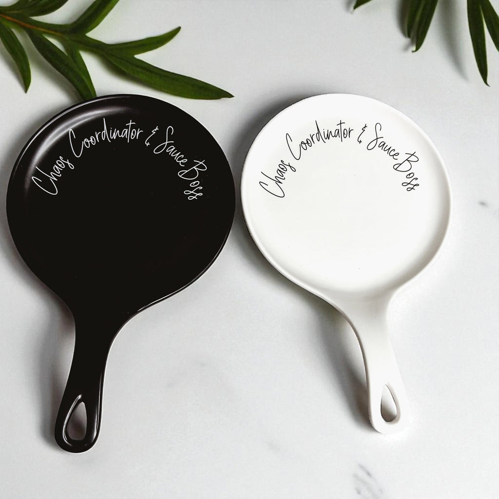 Chaos & Sauce Boss Spoon Rest with Wooden Spoon – Funny Porcelain Kitchen Gift