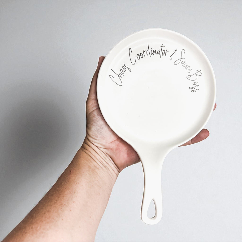 Chaos & Sauce Boss Spoon Rest with Wooden Spoon – Funny Porcelain Kitchen Gift