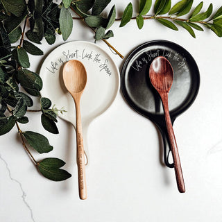 Lick the Spoon Cursive Spoon Rest with Wooden Spoon – Funny Porcelain Kitchen Gift