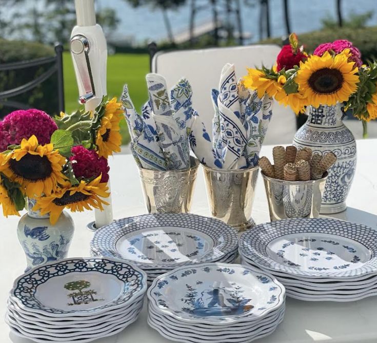 Trellis & Topiary Melamine Dinnerware Collection