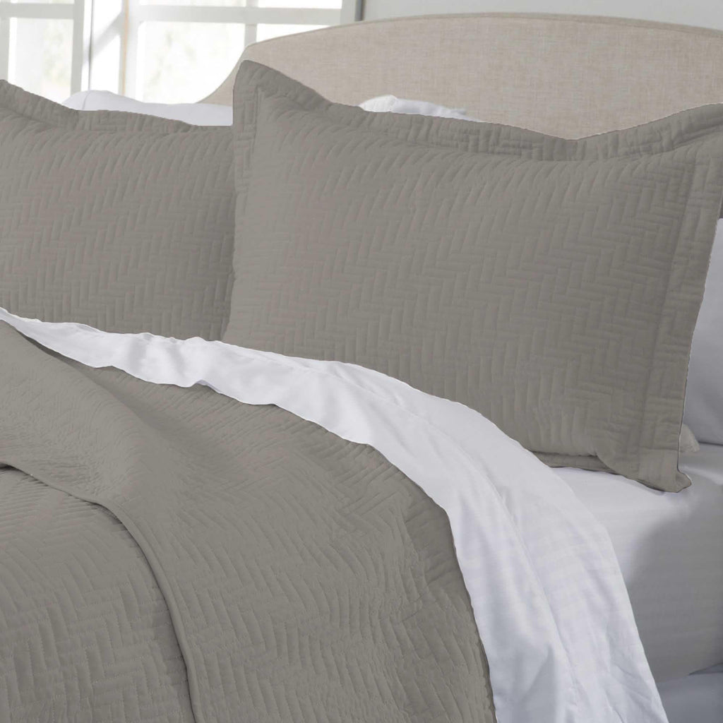 Elegant Herringbone Stitched Quilt Set – Louise Collection (3-Piece)