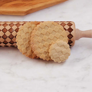 Courtly Checkered & Diamond Embossed Rolling Pin – Decorative Cookie Rolling Pin