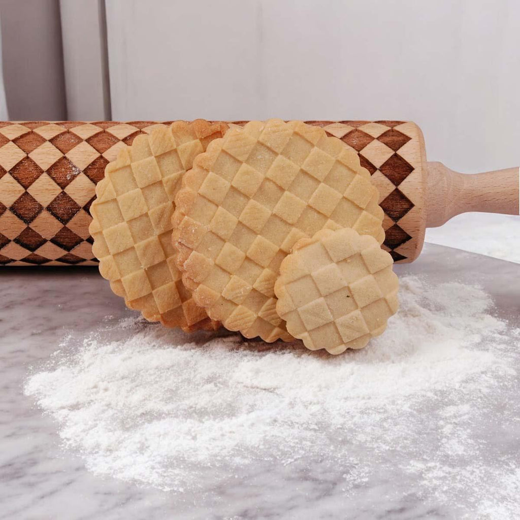 Courtly Checkered & Diamond Embossed Rolling Pin – Decorative Cookie Rolling Pin