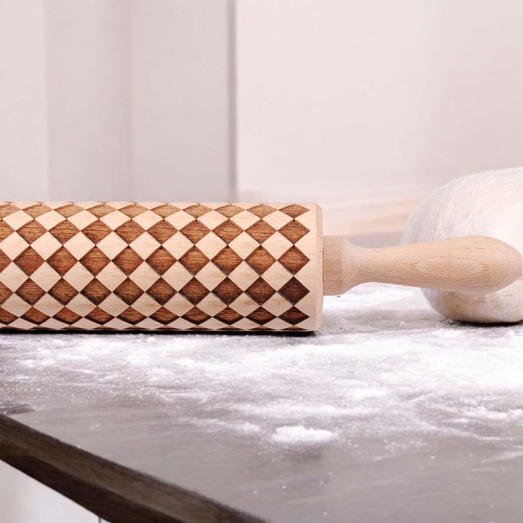 Courtly Checkered & Diamond Embossed Rolling Pin – Decorative Cookie Rolling Pin