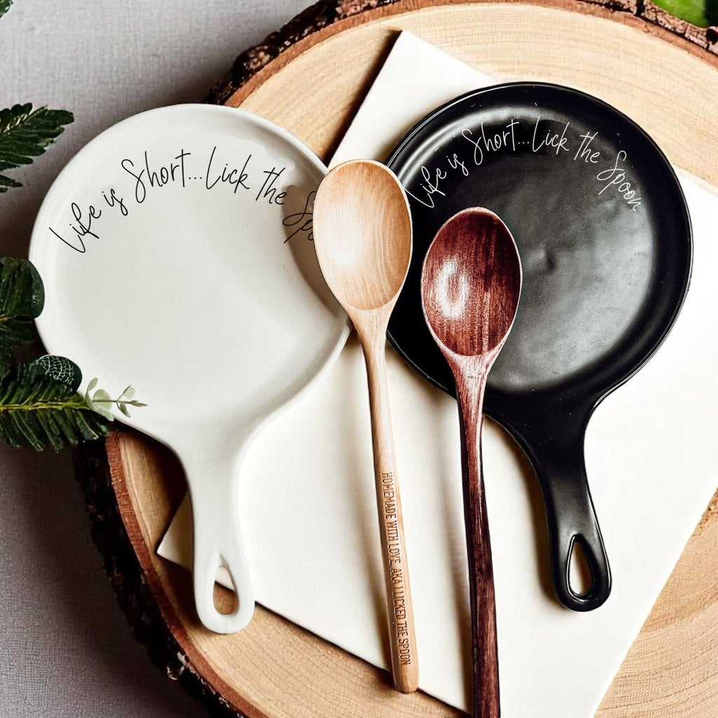 Lick the Spoon Cursive Spoon Rest with Wooden Spoon – Funny Porcelain Kitchen Gift