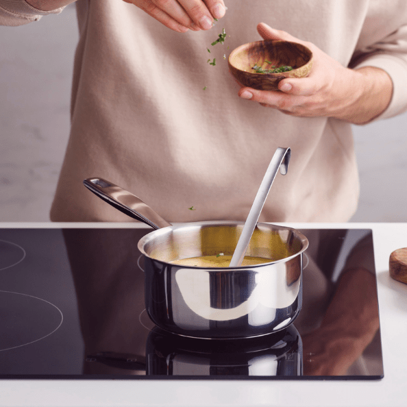Maestro Stainless Steel Saucepan with Lid - 1.7 Qt.