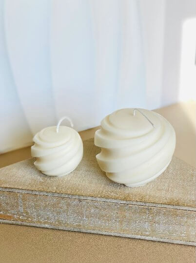 Minimalist Swirl Candles – Handcrafted Soy Wax Décor