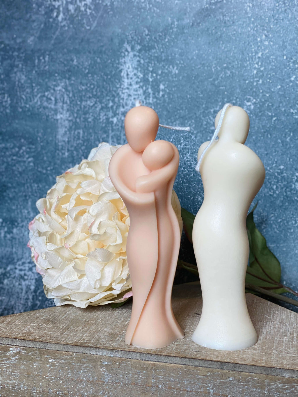 Mother's Hug Candle - Handcrafted Soy Wax Sculpture for a Cozy Home Ambiance