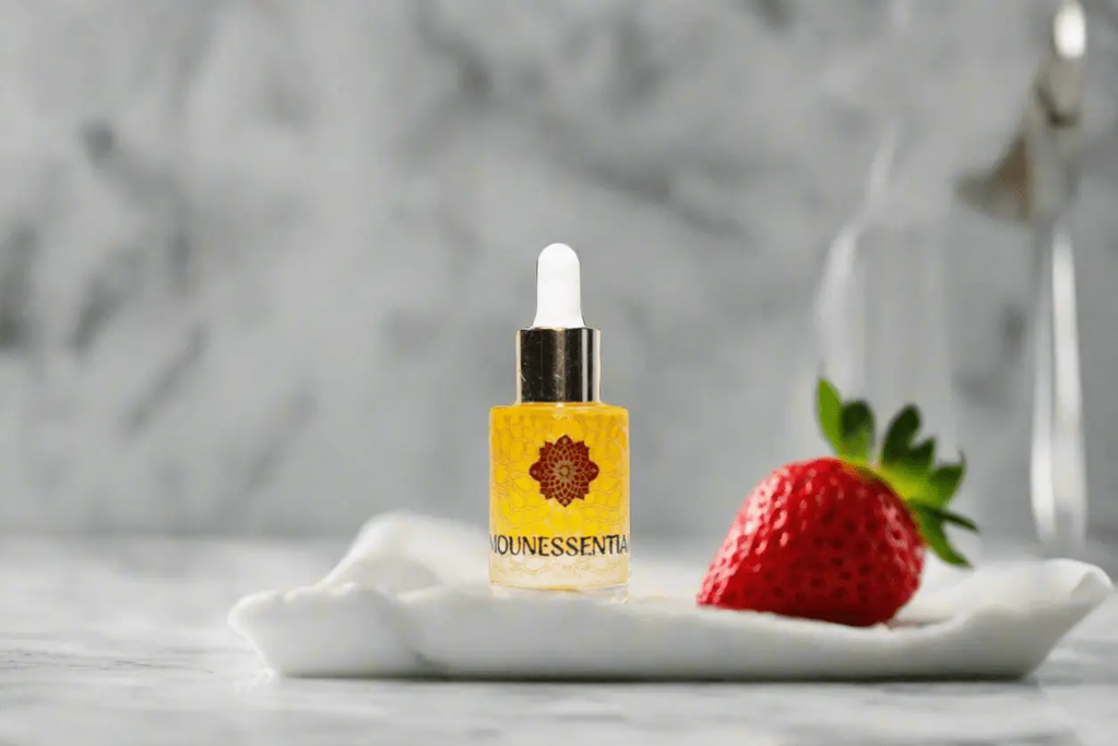 Pure strawberry seed essential oil