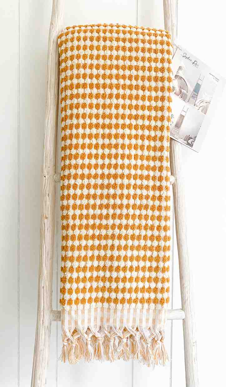 Pom Pom Bath Towel | Organic Cotton Jacquard Towel