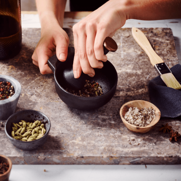Nori Cast Iron Mortar & Pestle Set – Traditional Grinder for Spices and Herbs