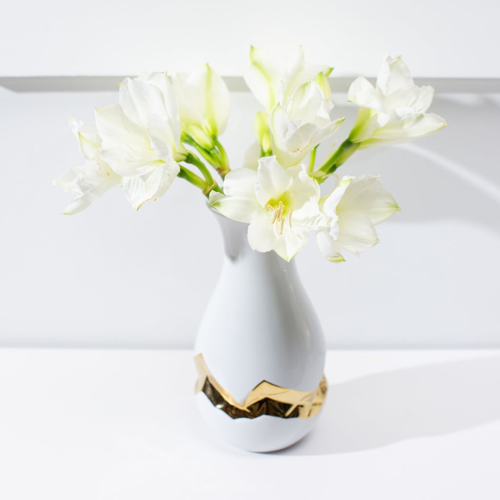 Oro Vase – Handcrafted Biomorphic Design with 24K Gold - Anara Lifestyle