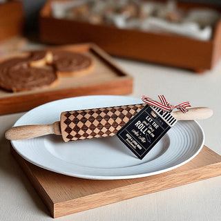 Courtly Checkered & Diamond Embossed Rolling Pin – Decorative Cookie Rolling Pin